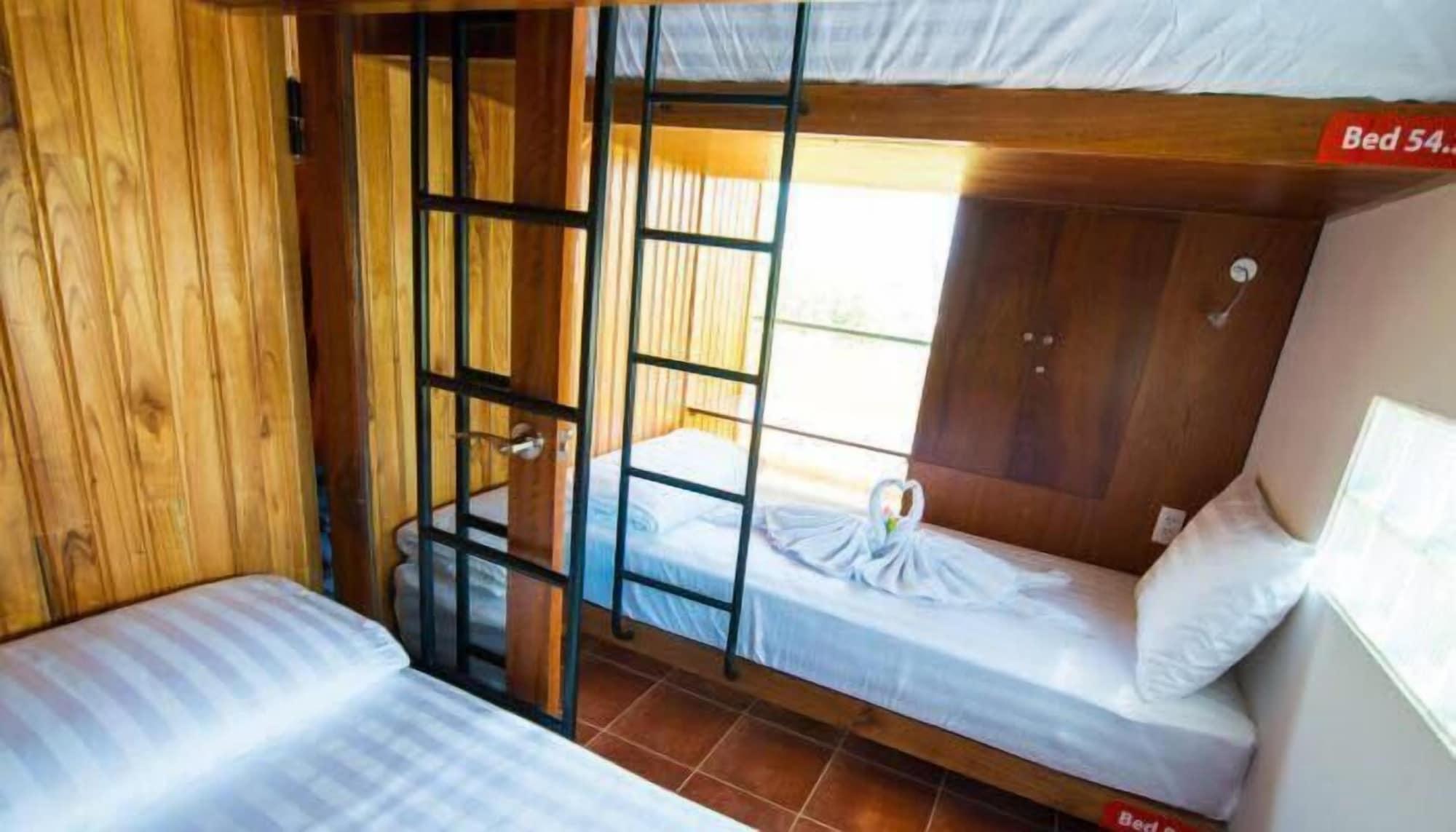Tabalo Hostel Nha Trang Exterior photo